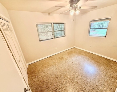 932 Ne 6th Avenue - Photo Thumbnail 3