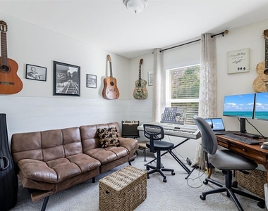 1091 Cazenovia Street - Photo Thumbnail 21