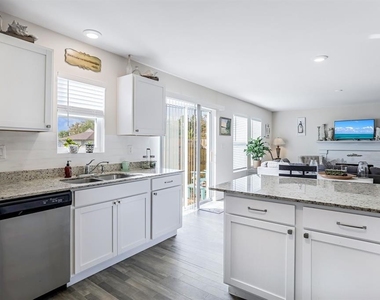 1091 Cazenovia Street - Photo Thumbnail 7