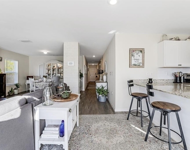 1091 Cazenovia Street - Photo Thumbnail 8