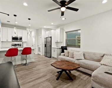 2106 E 17th Avenue - Photo Thumbnail 14