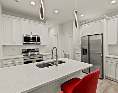 2106 E 17th Avenue - Photo Thumbnail 18