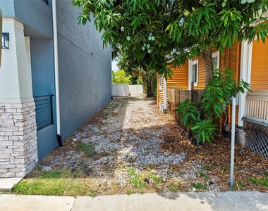 2106 E 17th Avenue - Photo Thumbnail 41