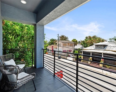 2106 E 17th Avenue - Photo Thumbnail 9