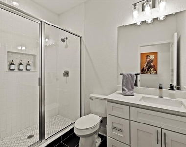 2106 E 17th Avenue - Photo Thumbnail 33