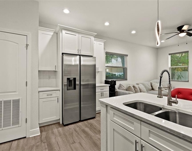2106 E 17th Avenue - Photo Thumbnail 15