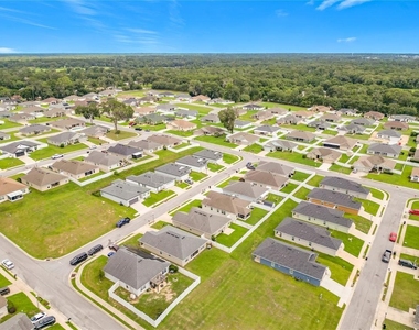 187 Nw 45th Loop - Photo Thumbnail 47