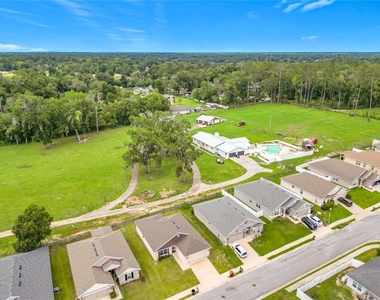 187 Nw 45th Loop - Photo Thumbnail 1