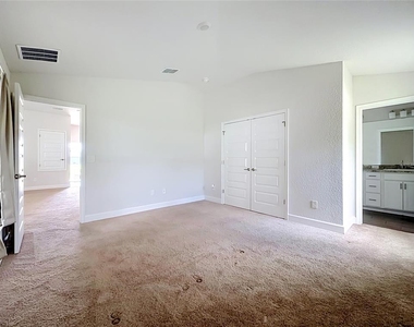 187 Nw 45th Loop - Photo Thumbnail 25