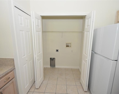 30 Eton Lane - Photo Thumbnail 9