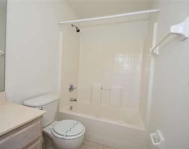30 Eton Lane - Photo Thumbnail 23