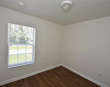 30 Eton Lane - Photo Thumbnail 33