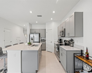 5725 Haven Terrace - Photo Thumbnail 9