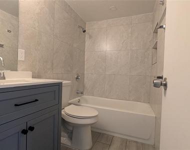 5723 9th Street Circle E - Photo Thumbnail 2