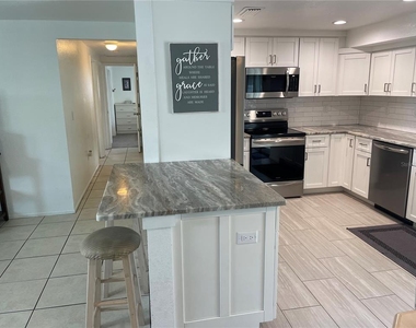 3410 Bay Street - Photo Thumbnail 6