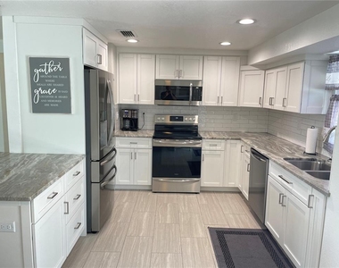 3410 Bay Street - Photo Thumbnail 3