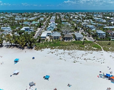 101 Palm Avenue - Photo Thumbnail 34