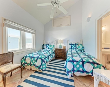 101 Palm Avenue - Photo Thumbnail 21