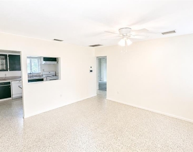 640 47th Street - Photo Thumbnail 2