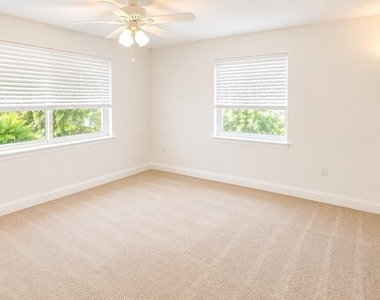 640 47th Street - Photo Thumbnail 6