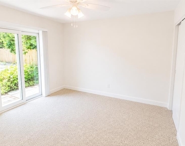 640 47th Street - Photo Thumbnail 16