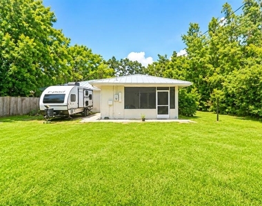 640 47th Street - Photo Thumbnail 19