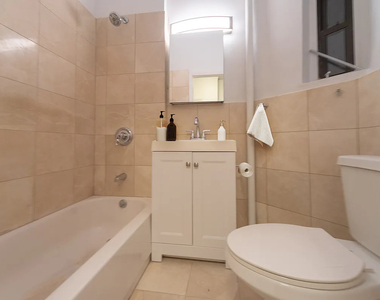 210 East 38th Street - Photo Thumbnail 4