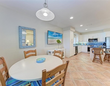 101 Palm Avenue - Photo Thumbnail 14