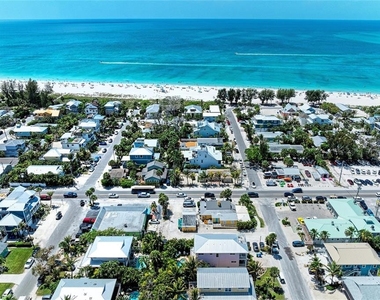 101 Palm Avenue - Photo Thumbnail 2