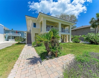 101 Palm Avenue - Photo Thumbnail 1