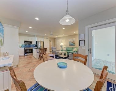 101 Palm Avenue - Photo Thumbnail 15