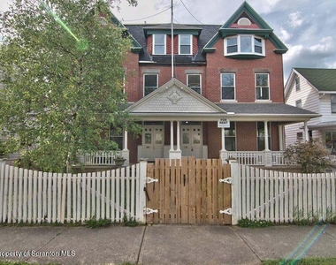 533 Quincy Avenue - Photo Thumbnail 7