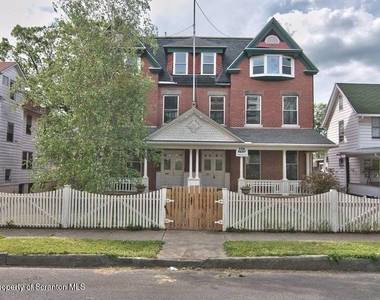 533 Quincy Avenue - Photo Thumbnail 5