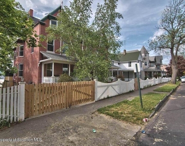 533 Quincy Avenue - Photo Thumbnail 6