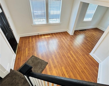 551 Park - Photo Thumbnail 21