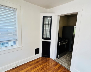 551 Park - Photo Thumbnail 5