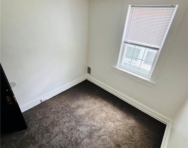 551 Park - Photo Thumbnail 27