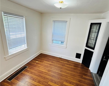 551 Park - Photo Thumbnail 4
