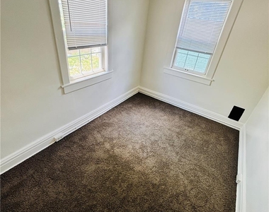 551 Park - Photo Thumbnail 24