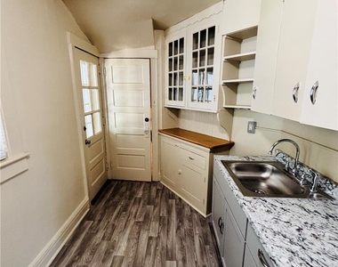 551 Park - Photo Thumbnail 6
