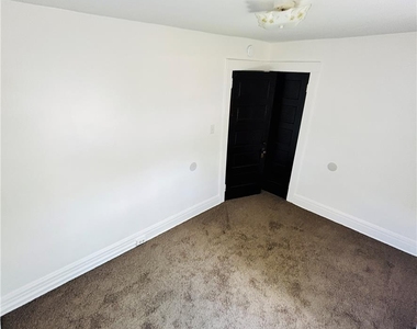 551 Park - Photo Thumbnail 25