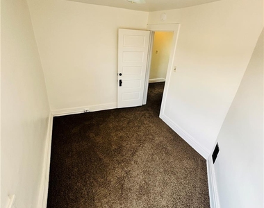 551 Park - Photo Thumbnail 10
