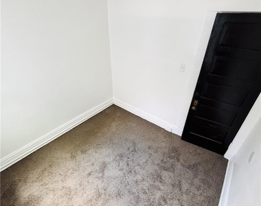 551 Park - Photo Thumbnail 12