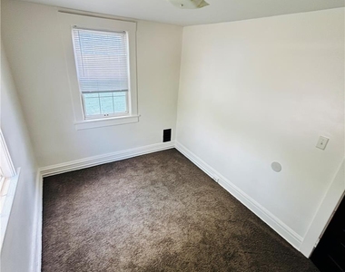 551 Park - Photo Thumbnail 26