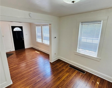 551 Park - Photo Thumbnail 17