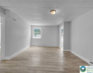 149 W Ridge Street - Photo Thumbnail 5