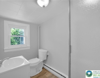 149 W Ridge Street - Photo Thumbnail 6