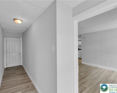 149 W Ridge Street - Photo Thumbnail 3