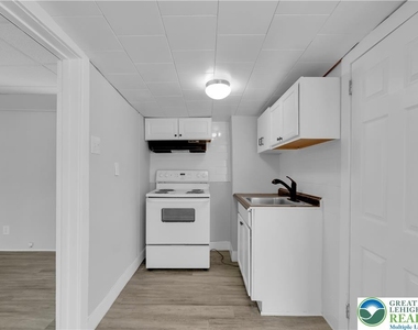 149 W Ridge Street - Photo Thumbnail 10