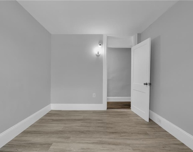 149 W Ridge Street - Photo Thumbnail 11